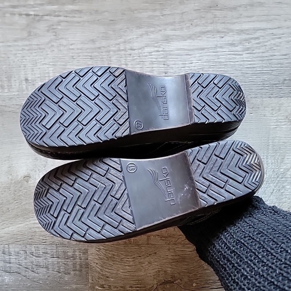 Women's Dansko size 37 shoes - Picture 4 of 4